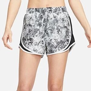 NWT Nike Dri-Fit Tempo Short